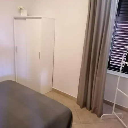 Moderan Smjestaj S Velikom Terasom I Parkingom Apartmán
