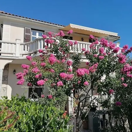Apartmán Moderan Smjestaj S Velikom Terasom I Parkingom Sveti Vid-Miholjice