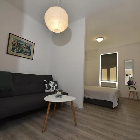 Moderan Smjestaj S Velikom Terasom I Parkingom Apartmán *