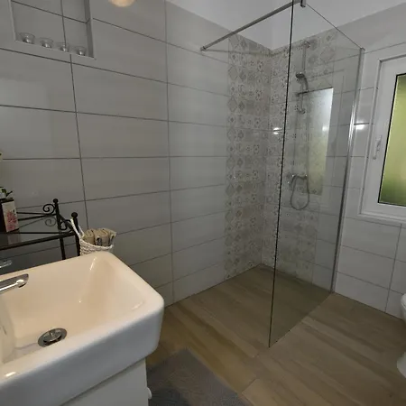Apartmán Moderan Smjestaj S Velikom Terasom I Parkingom Sveti Vid-Miholjice
