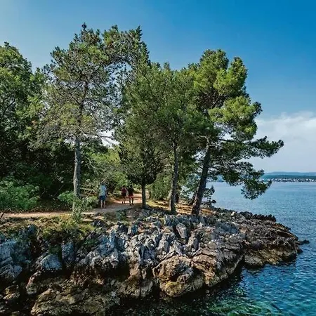 Apartment Moderan Smjestaj S Velikom Terasom I Parkingom *