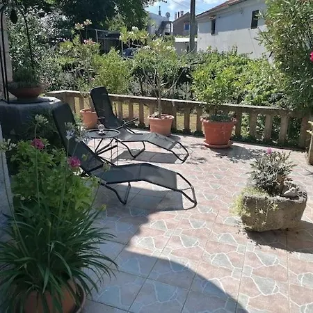 Moderan Smjestaj S Velikom Terasom I Parkingom Apartment