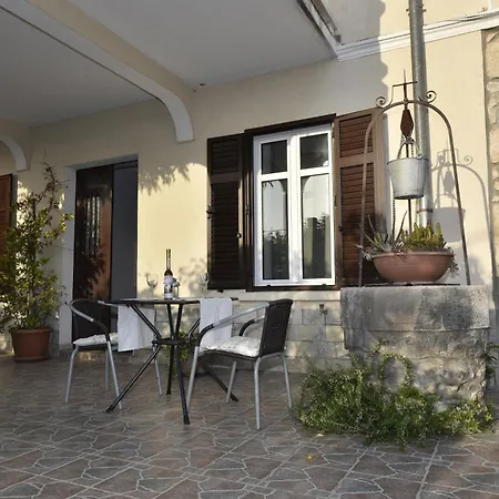 Moderan Smjestaj S Velikom Terasom I Parkingom