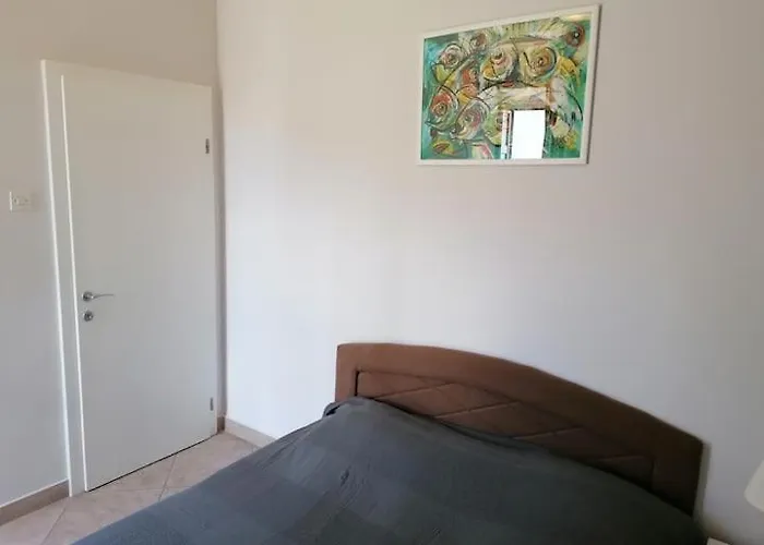 Moderan Smjestaj S Velikom Terasom I Parkingom Apartmán