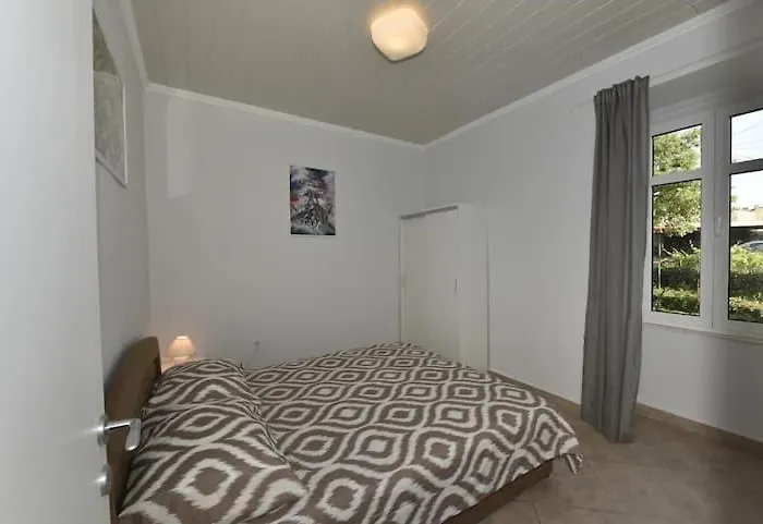 Moderan Smjestaj S Velikom Terasom I Parkingom Apartmán Malinska
