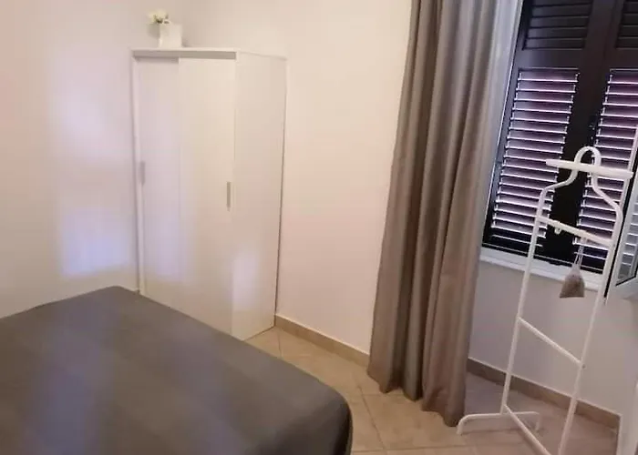 Moderan Smjestaj S Velikom Terasom I Parkingom Apartmán