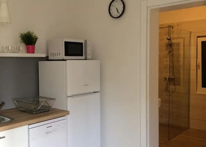 Moderan Smjestaj S Velikom Terasom I Parkingom Apartmán Malinska