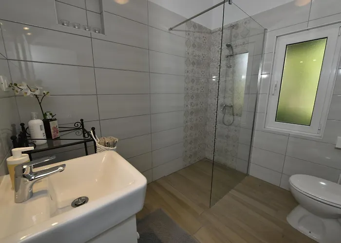 Apartmán Moderan Smjestaj S Velikom Terasom I Parkingom Malinska