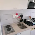 Moderan Smjestaj S Velikom Terasom I Parkingom Apartmán *