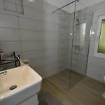 Apartmán Moderan Smjestaj S Velikom Terasom I Parkingom Malinska